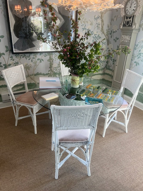 Table & Chairs