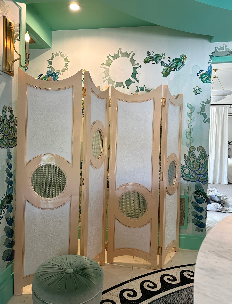 DRESSING SCREEN