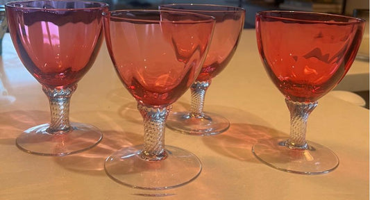 Vintage glassware (Set of 4)