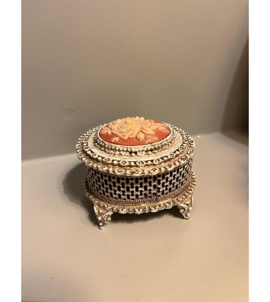 Cameo Box