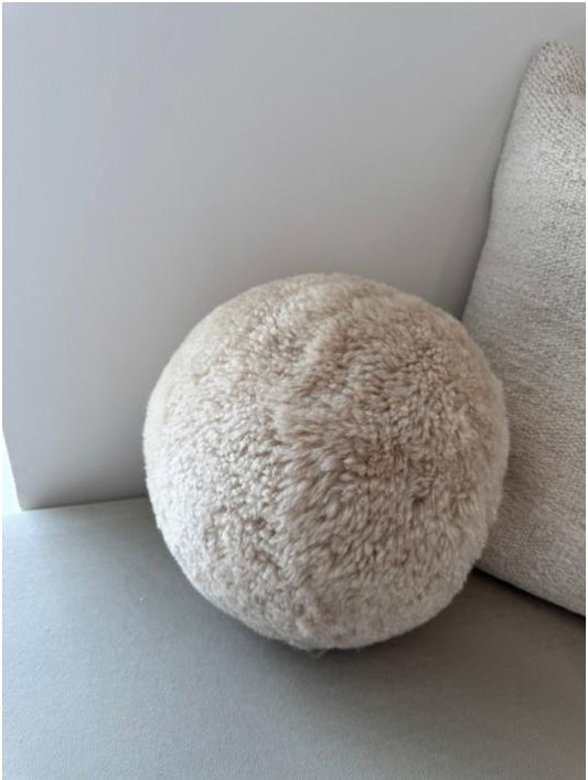 Round Pillow in Ivory (built-in bench)